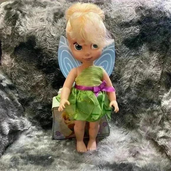 Disney Animators Collection Tinker
Bell doll and Tinker Bell Tin Box  Purse - Picture 10 of 16